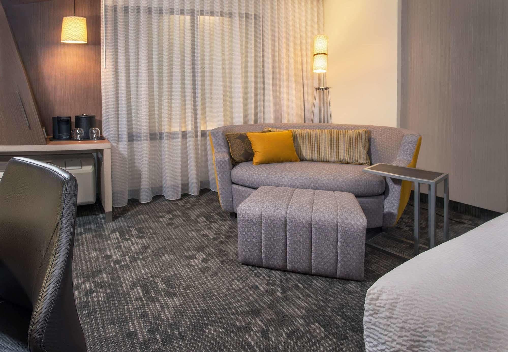 Courtyard By Marriott El Paso East/I-10 Hotell Eksteriør bilde